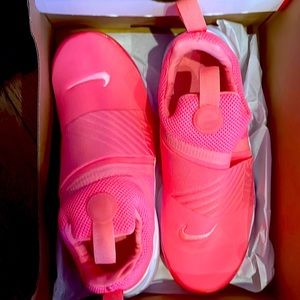 Nike presto extreme-pink color. Kids size 4Y.